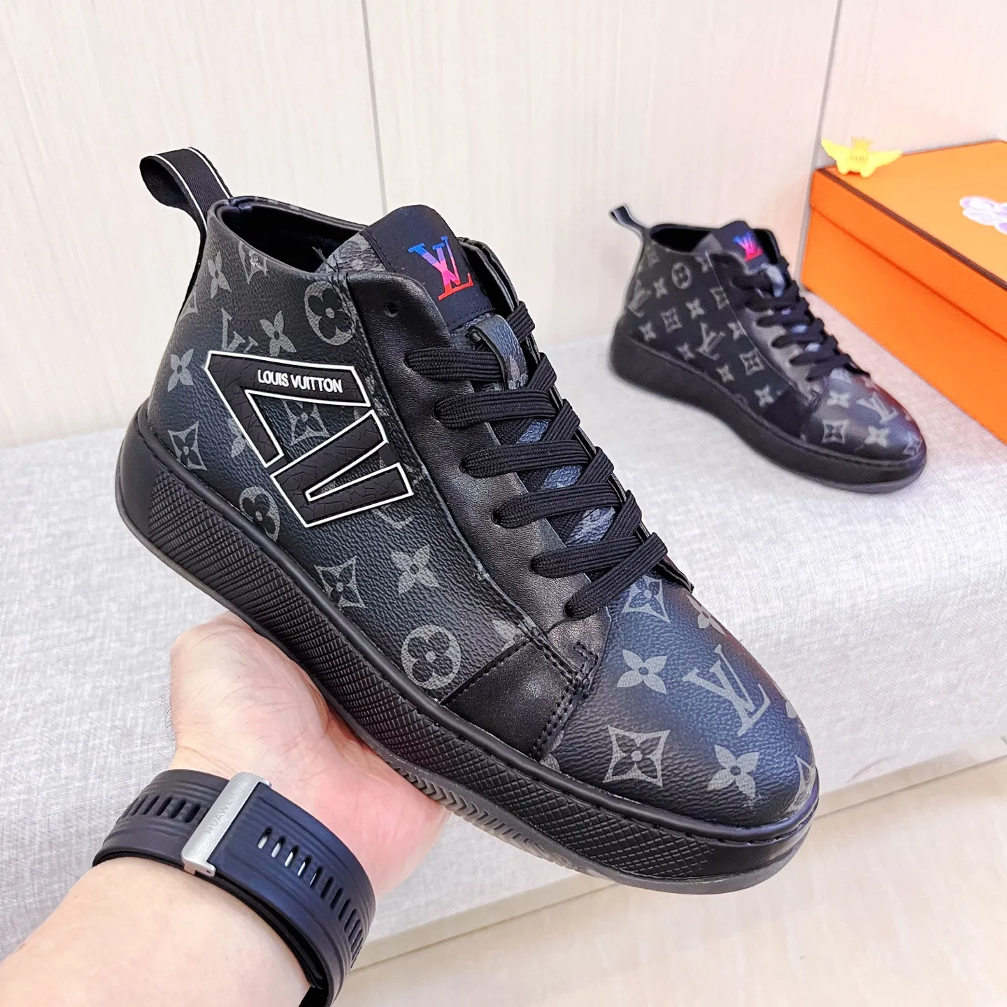 Men's shoes 💰 460 men's shoes 💰 [ LV ] 🔥 Louis Vuitton, high-end men's shoes brand official website 1:1 latest masterpiece: uppers are made of Italian imported first-layer cowhide with comfortable and breathable lining ➕ original non-slip and wear-resistant outsole 🔥, making walking more convenient and comfortable! An exclusive new model, a stunning work, a beautiful 1:1 replica [color] compared to the official quality! Create a fashionable personality to set off your uniqueness! A must-have for trendy men! Classic 🔥Size: 38-44 Color: 🔥 3⃣️colors available🔥.
